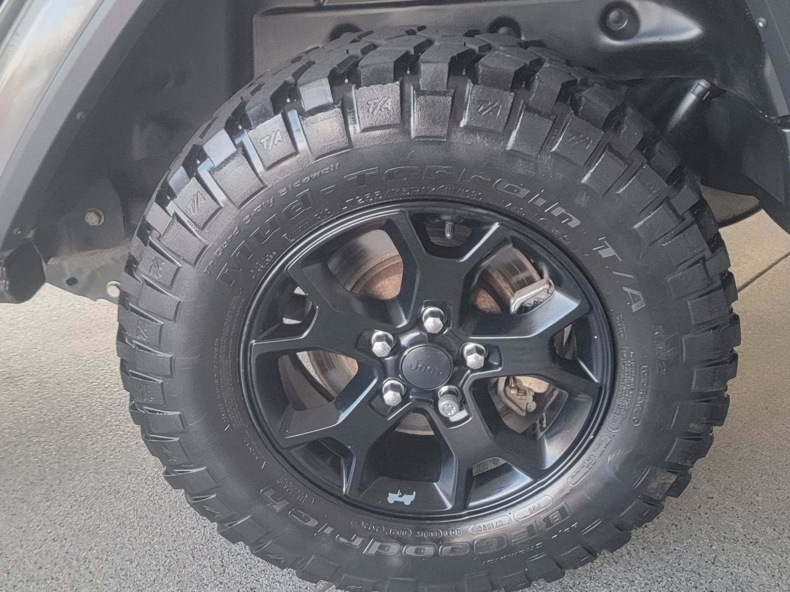Used 2019 Jeep Wrangler Unlimited Sahara w/ Quick Order Package 24M Moab AWD/4WD image 6