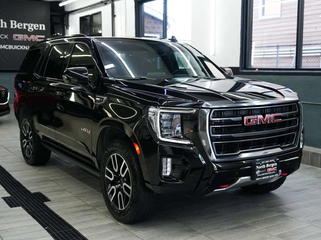 Used 2023 GMC Yukon AT4 AWD/4WD image 3