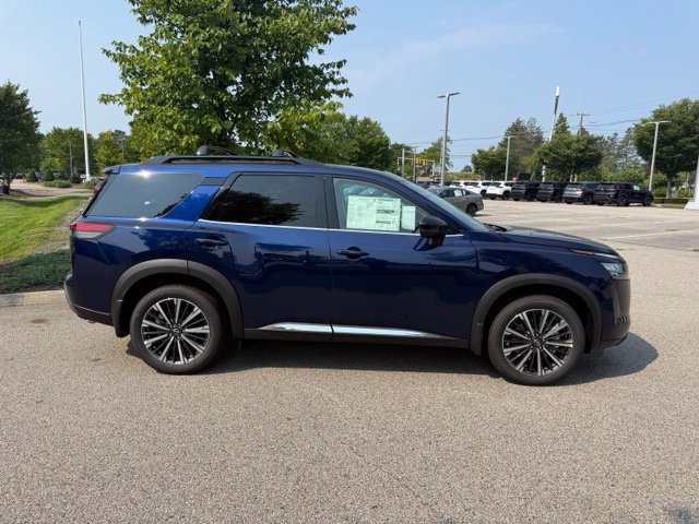 New 2026 Nissan Pathfinder Platinum AWD/4WD image 4
