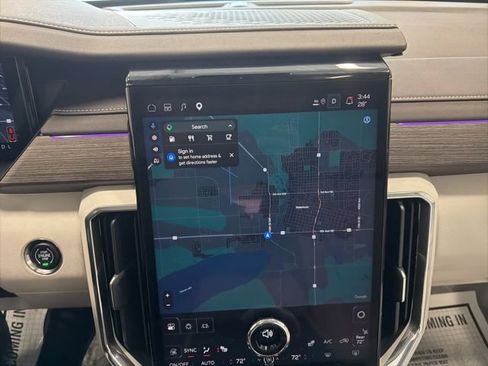 Used 2025 GMC Acadia Denali w/ Super Cruise Package image 3