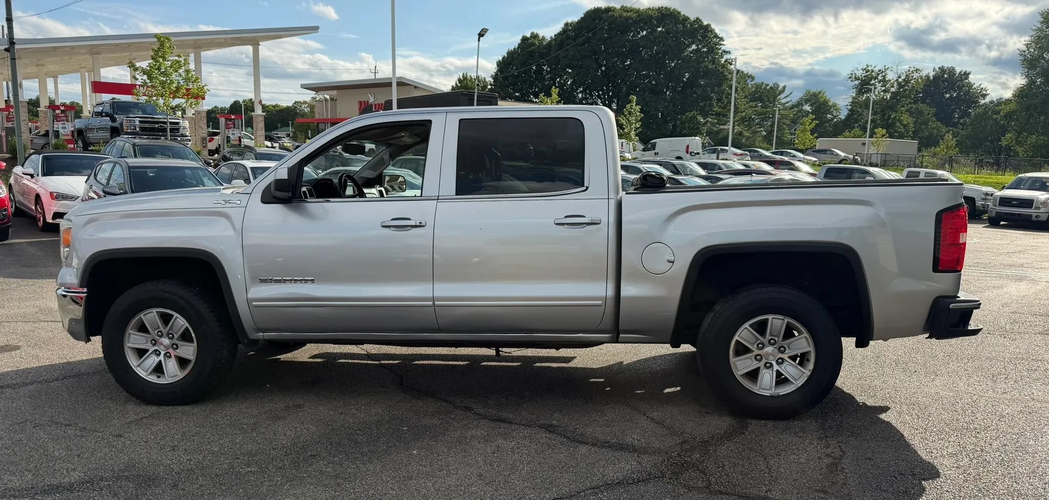 Used 2015 GMC Sierra 1500 SLE AWD/4WD image 2