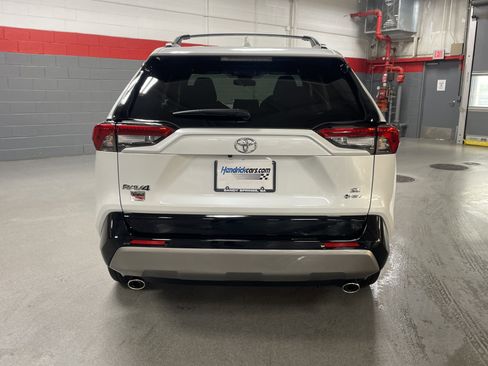 Used 2025 Toyota RAV4 SE image 9