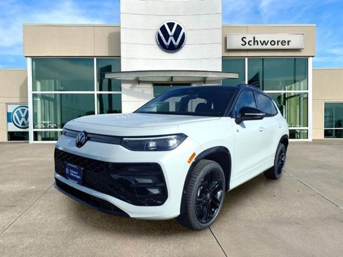 New 2026 Volkswagen Tiguan SE R-Line image 8