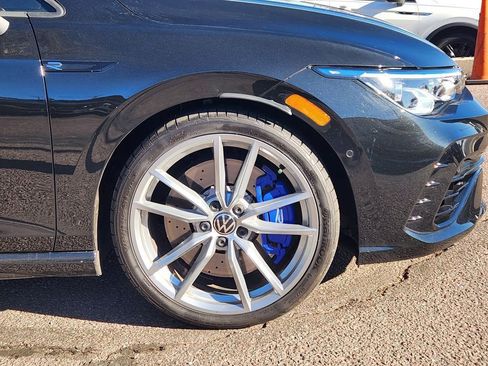 Used 2024 Volkswagen Golf R image 29