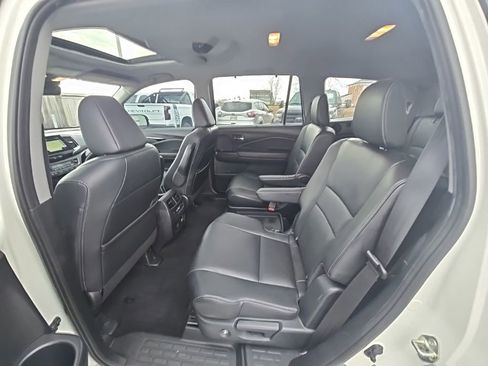 Used 2019 Honda Pilot Touring image 27