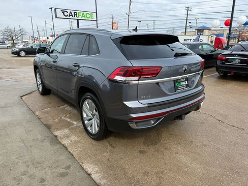 Used 2022 Volkswagen Atlas Cross Sport SE image 9