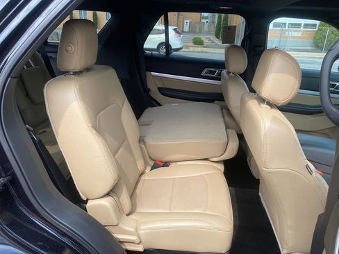 Used 2017 Ford Explorer XLT w/ Equipment Group 202A image 27