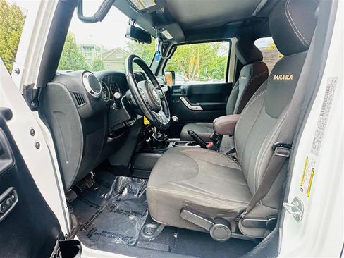 Used 2015 Jeep Wrangler Unlimited Sahara image 13