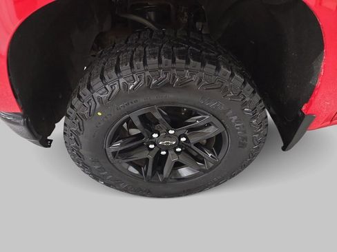 Used 2020 Chevrolet Silverado 1500 LT Trail Boss image 30