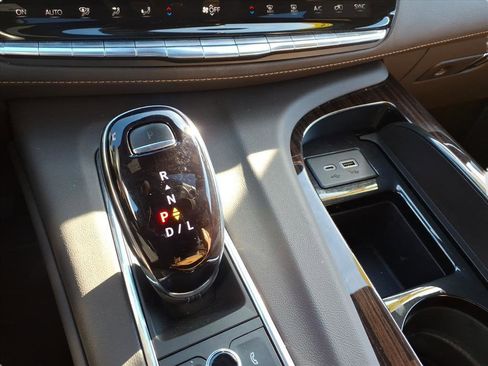 Used 2023 Cadillac Escalade ESV Premium Luxury image 23