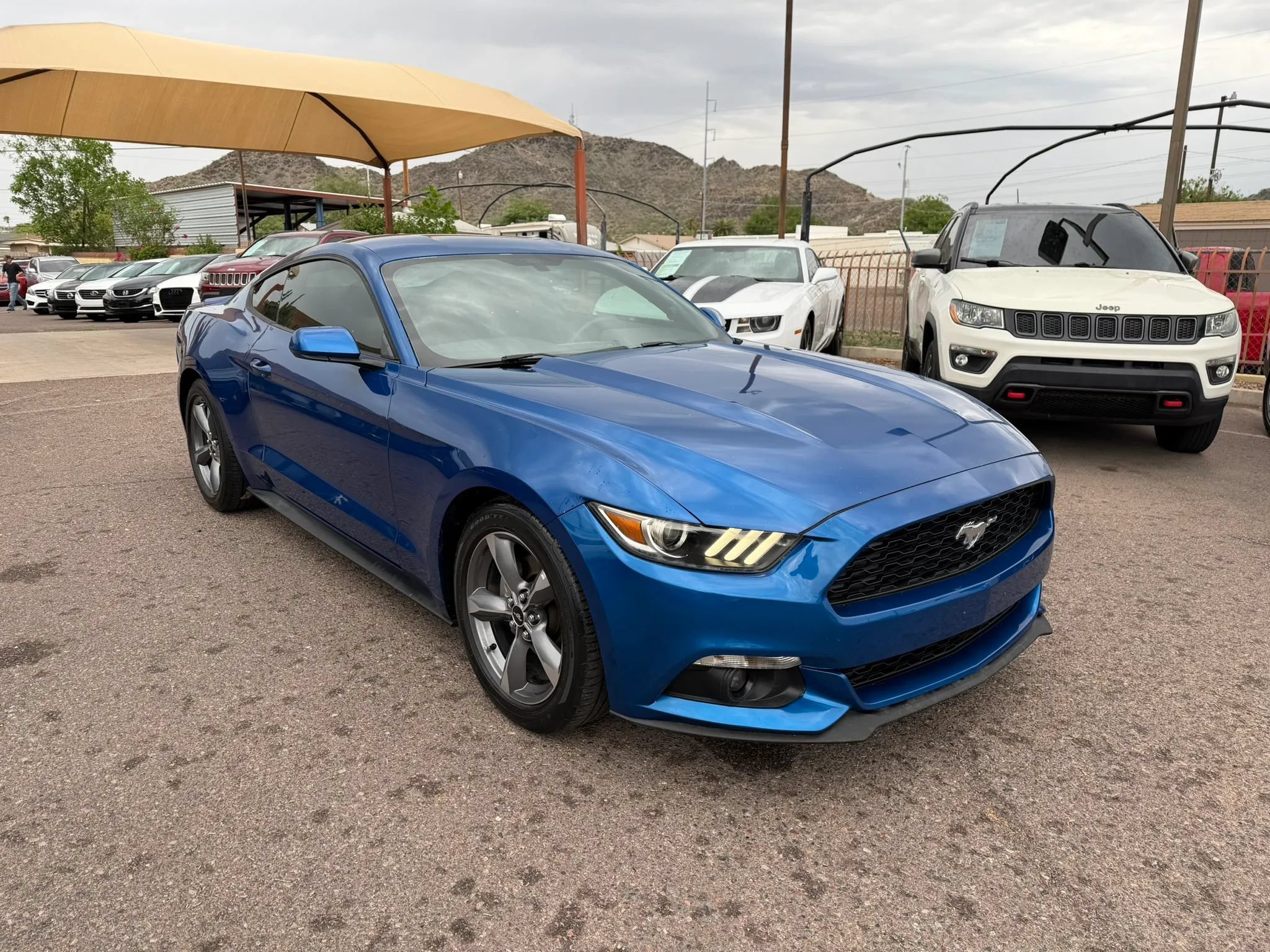 Used 2017 Ford Mustang Coupe RWD image 3