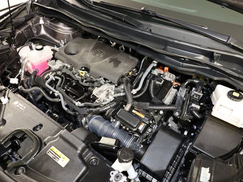 Used 2021 Toyota Sienna XLE image 37