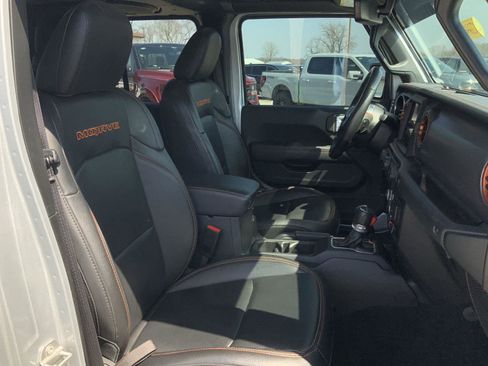 Used 2023 Jeep Gladiator Mojave w/ LED Lighting Group AWD/4WD image 56