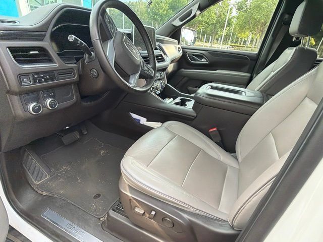 Used 2023 GMC Yukon XL SLT w/ SLT Premium Package RWD image 9