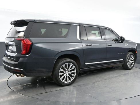 Used 2021 GMC Yukon XL Denali w/ Denali Premium Package AWD/4WD image 7