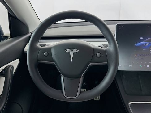 Used 2022 Tesla Model Y Performance image 17