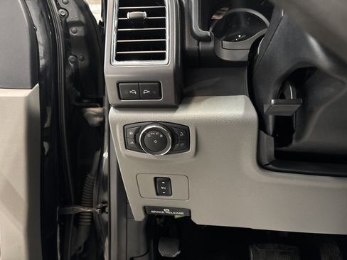 Used 2018 Ford F250 XLT w/ XLT Premium Package image 18