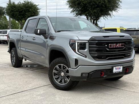 Used 2025 GMC Sierra 1500 AT4 image 2