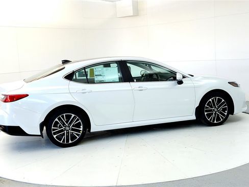 New 2026 Toyota Camry XLE image 6