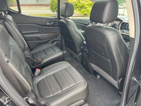 Used 2022 GMC Acadia Denali w/ Denali Ultimate Package AWD/4WD image 27