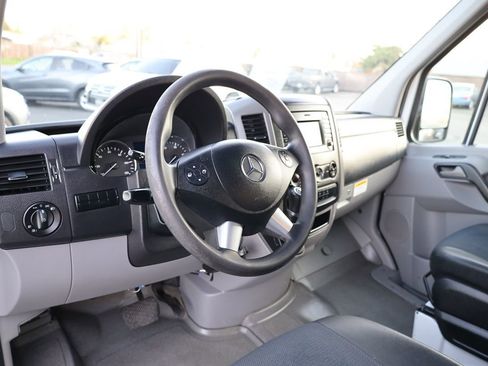 Used 2016 Mercedes-Benz Sprinter 2500 image 20