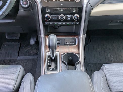 Certified 2021 Subaru Ascent Touring AWD/4WD image 21