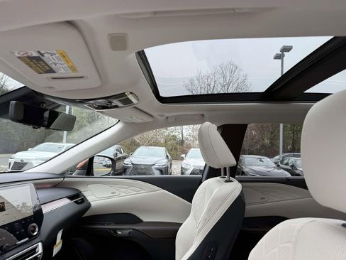 Used 2025 Lexus RX 450h Luxury w/ Convenience Package image 21