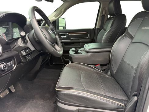 Used 2024 RAM 2500 Laramie AWD/4WD image 9