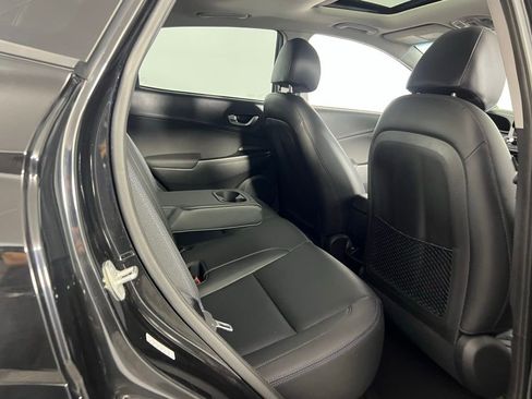 Used 2022 Hyundai Kona Limited w/ Cargo Package image 29