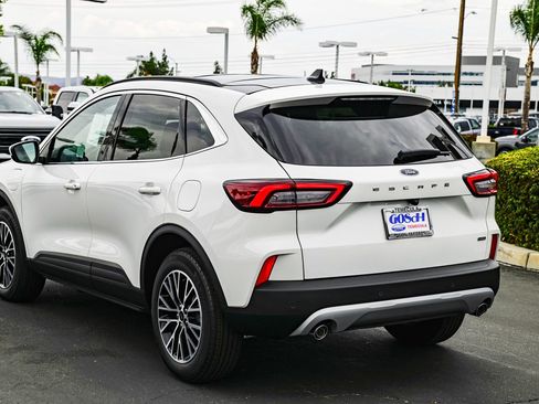 New 2025 Ford Escape SE image 6