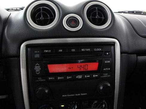 Used 2002 MAZDA MX-5 Miata RWD image 17