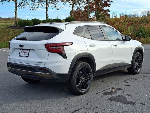Used 2025 Chevrolet Trax ACTIV w/ Driver Confidence Package image 9