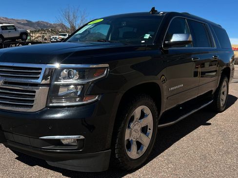 Used 2017 Chevrolet Suburban Premier image 18