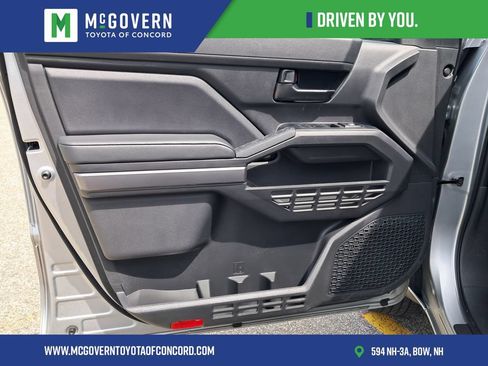 Used 2025 Toyota Tacoma SR5 AWD/4WD image 9