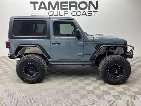 Used 2025 Jeep Wrangler Sport AWD/4WD image 4