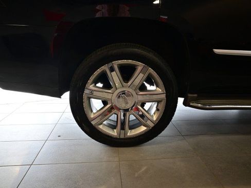 Used 2015 Cadillac Escalade Luxury AWD/4WD image 43