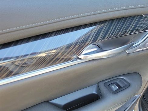 Certified 2023 Cadillac XT6 Premium Luxury image 16