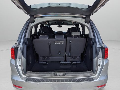 Used 2023 Honda Odyssey Elite image 11