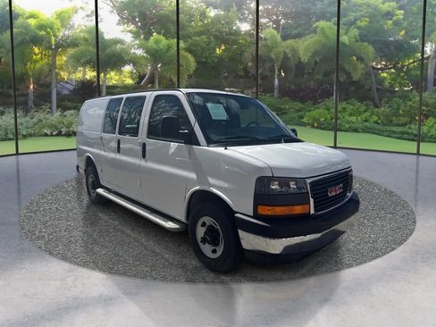 Used 2023 GMC Savana 2500 w/ Driver Convenience Package RWD image 3