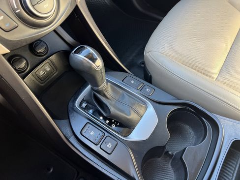 Used 2017 Hyundai Santa Fe SE Ultimate image 25