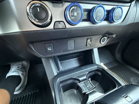 Used 2019 Toyota Tacoma SR w/ SX Package image 23