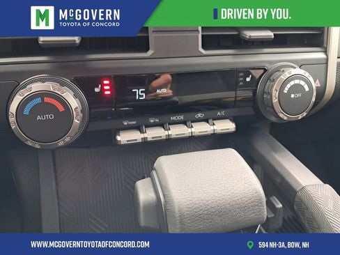 Used 2025 Toyota Tacoma TRD Sport AWD/4WD image 26