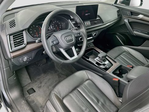 Used 2023 Audi Q5 2.0T Premium w/ Convenience Package AWD/4WD image 9