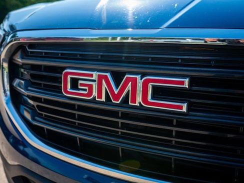 Used 2021 GMC Terrain SLE FWD image 13
