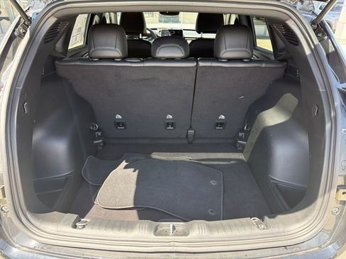 Used 2023 Jeep Compass Latitude AWD/4WD image 24