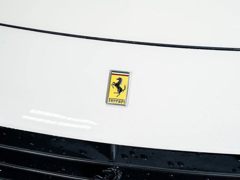 Used 2016 Ferrari California T image 16