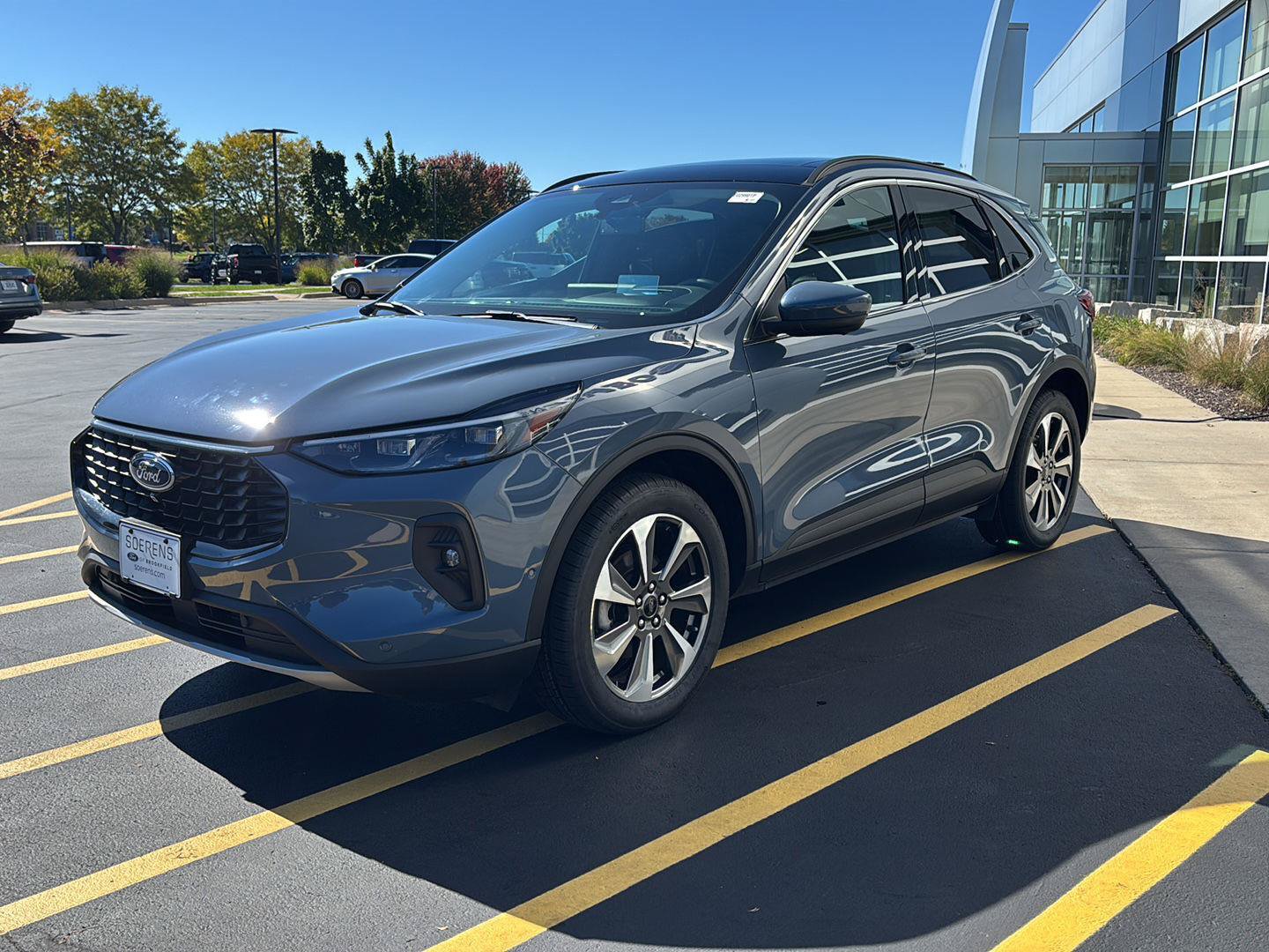 Certified 2024 Ford Escape Platinum w/ Premium Technology Package AWD/4WD image 8