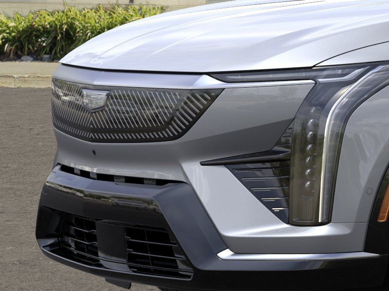 New 2027 Cadillac Optiq Luxury w/ LPO, Floor Liner Package AWD/4WD image 13