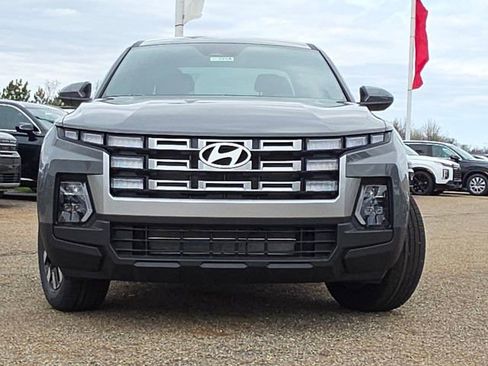 Certified 2025 Hyundai Santa Cruz SE image 12