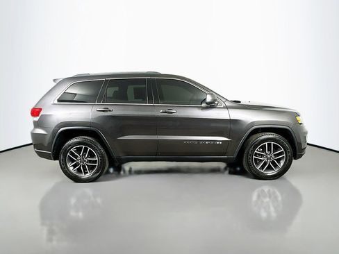 Used 2019 Jeep Grand Cherokee Laredo w/ Laredo X Package image 7